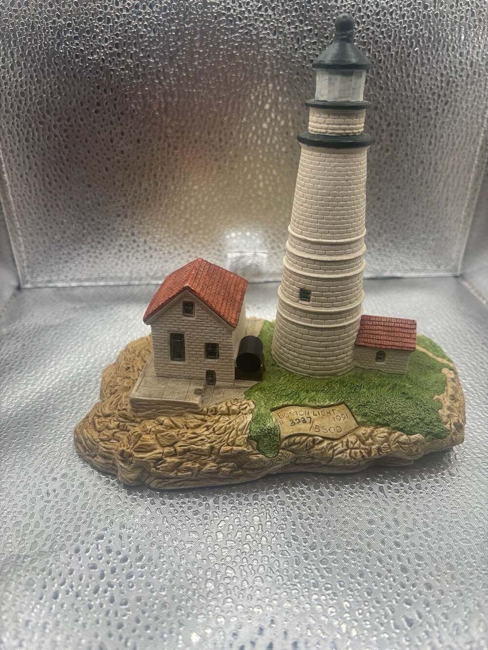 Harbour Lights Boston Harbor Massachusetts Lighthouse Figurine #117 1991
